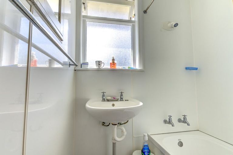 Photo of property in 37 Dryden Road, Enderley, Hamilton, 3214