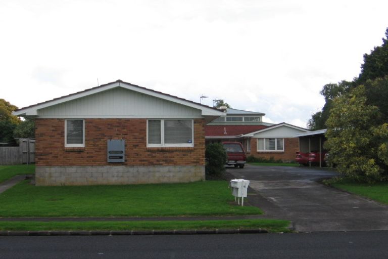Photo of property in 3 Norman Spencer Drive, Papatoetoe, Auckland, 2104