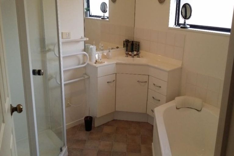 Photo of property in 35 Green Lane, Pukekohe, 2120