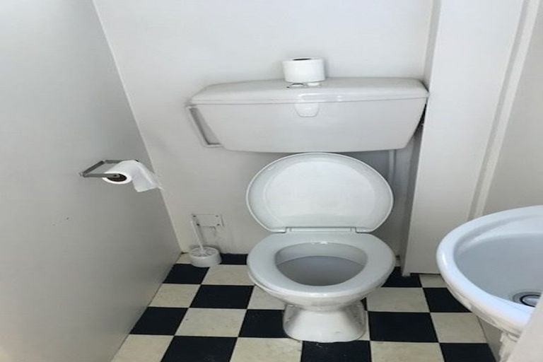 Photo of property in 7a Hawker Street, Mount Victoria, Wellington, 6011