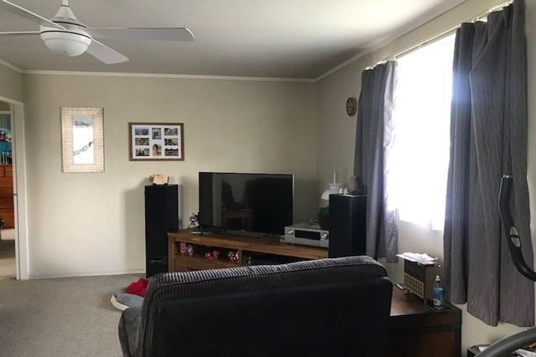 Photo of property in 2/59 Redcrest Avenue, Red Hill, Papakura, 2110
