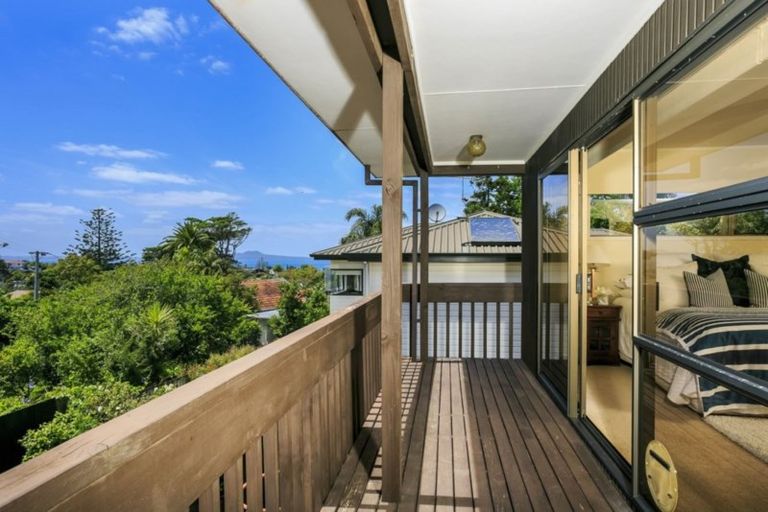 Photo of property in 1/26 County Road, Torbay, Auckland, 0630