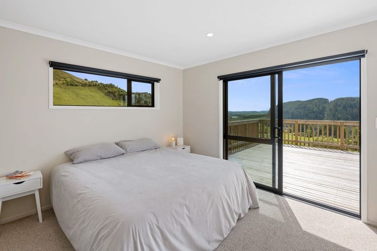 Photo of property in 1 Ribbonwood Lane, Kinloch, Taupo, 3377
