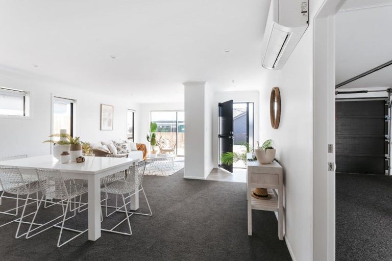 Photo of property in 8 Julie Lane, Papamoa, 3118