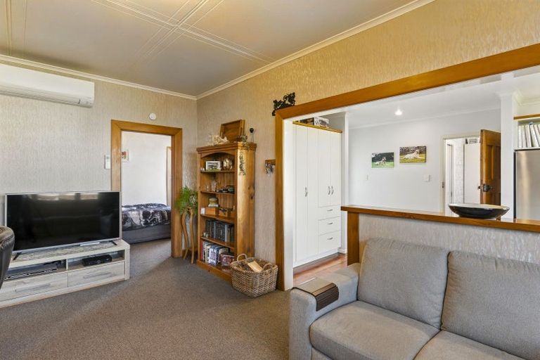 Photo of property in 2 Weraroa Road, Levin, 5510