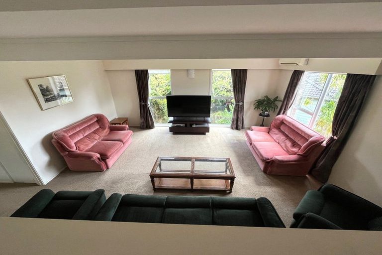 Photo of property in 6 Nea Place, Hillcrest, Auckland, 0627