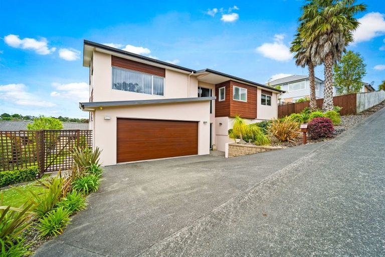 Photo of property in 74 Rivervale Grove, Stanmore Bay, Whangaparaoa, 0932