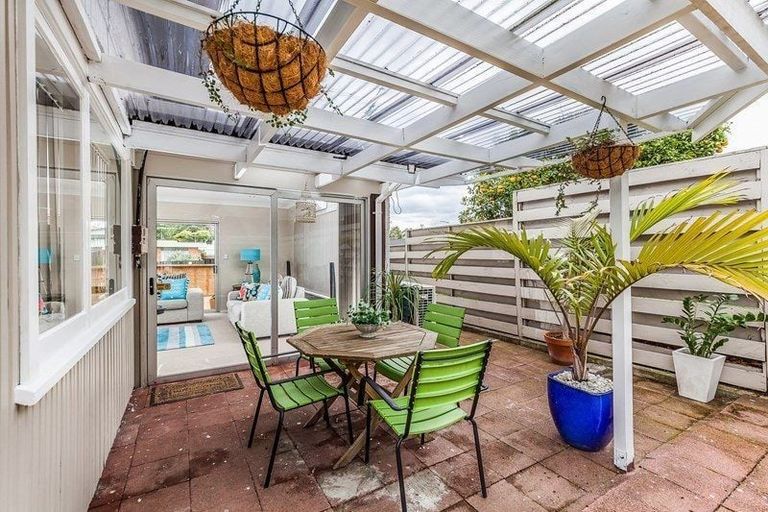 Photo of property in 56 Galvan Avenue, Sunnyhills, Auckland, 2010