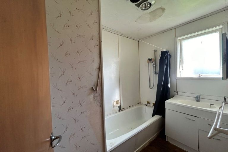 Photo of property in 57 Helena Street, Massey, Auckland, 0614