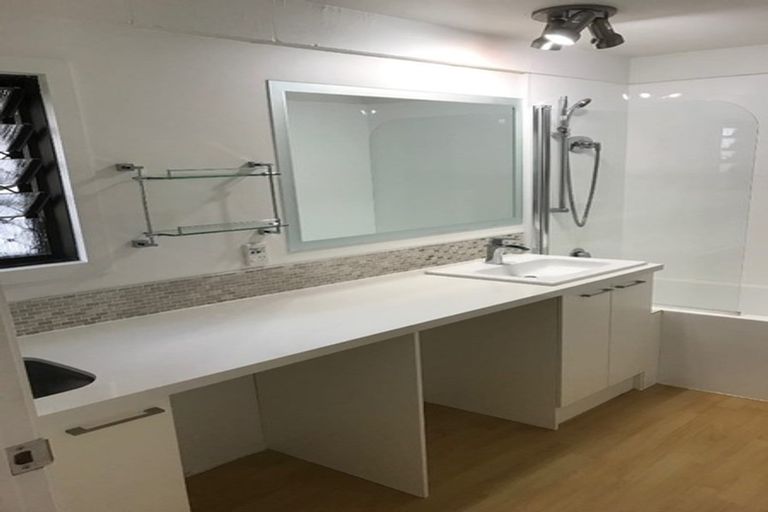 Photo of property in 3/59 Norwood Road, Bayswater, Auckland, 0622