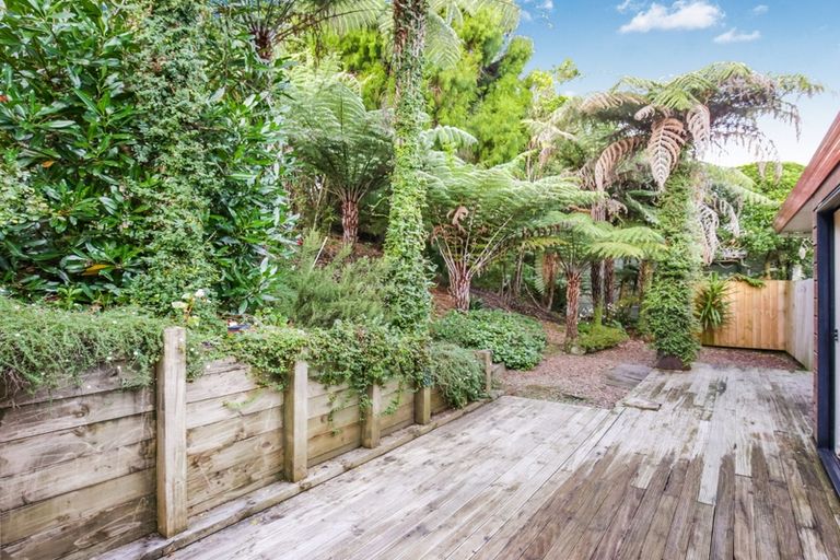 Photo of property in 22 Darcy Place, Massey, Auckland, 0614