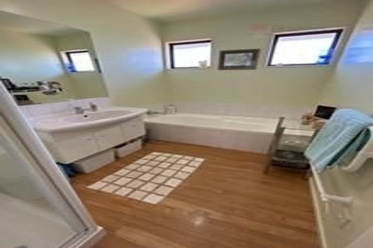 Photo of property in 20 Kaniere Avenue, Hei Hei, Christchurch, 8042