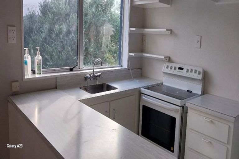 Photo of property in 8/218 Onepu Road, Lyall Bay, Wellington, 6022