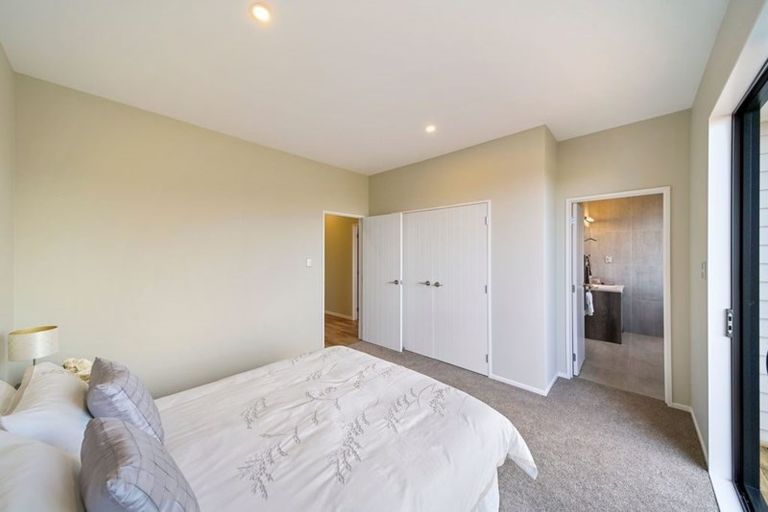 Photo of property in 3 Captain Rings Drive, Papakura, 2110