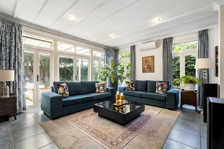 Photo of property in 37 Kinleith Way, Albany, Auckland, 0632