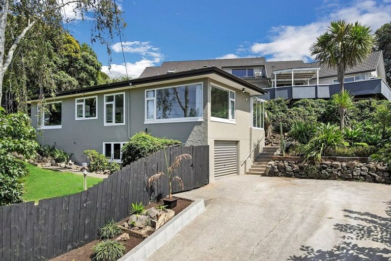 Photo of property in 2 Fairmount Road, Titirangi, Auckland, 0604