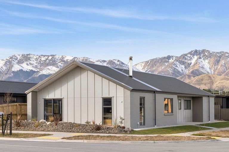 Photo of property in 19 Waddell Street, Lake Hawea, 9382