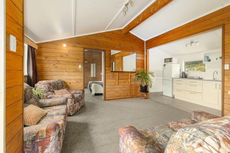 Photo of property in 5 Redwood Close, Paraparaumu, 5032