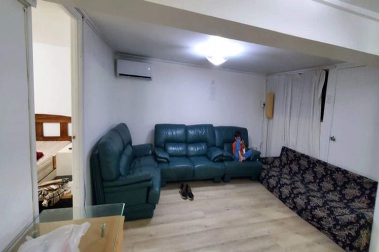 Photo of property in 9 Velma Road, Hillcrest, Auckland, 0627