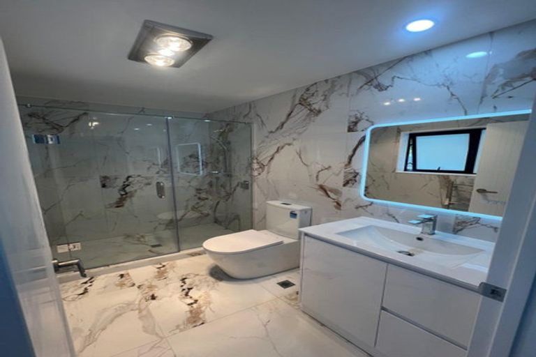 Photo of property in 83b Hutchinsons Road, Bucklands Beach, Auckland, 2014