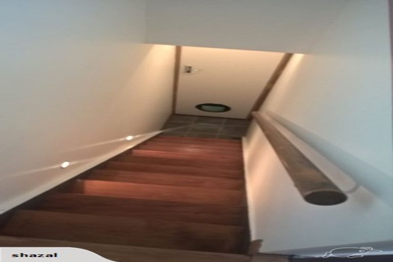 Photo of property in 2/1 Cronin Place, Beach Haven, Auckland, 0626