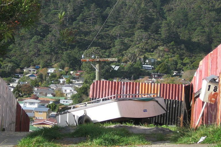 Photo of property in 18 Amundsen Grove, Stokes Valley, Lower Hutt, 5019