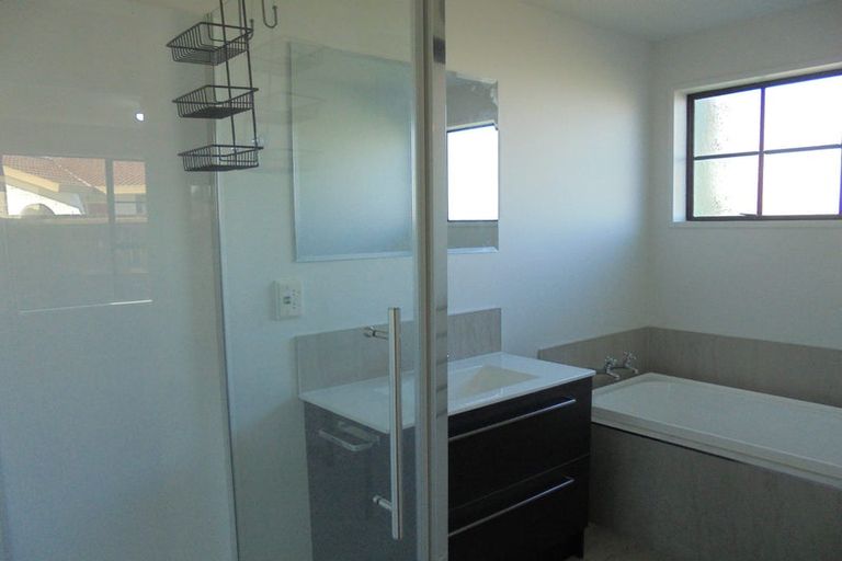 Photo of property in 51 Karnak Crescent, Russley, Christchurch, 8042