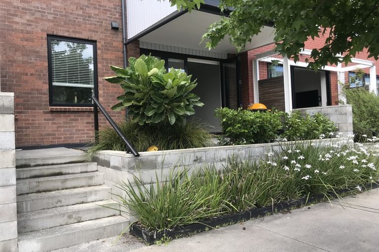 Photo of property in 1/7 Uku Lane, Hobsonville, Auckland, 0616