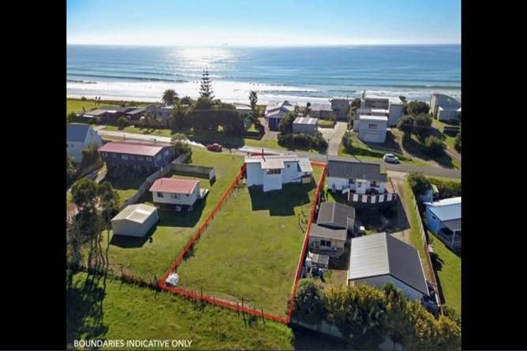 Photo of property in 126 Pukehina Parade, Pukehina, Te Puke, 3189