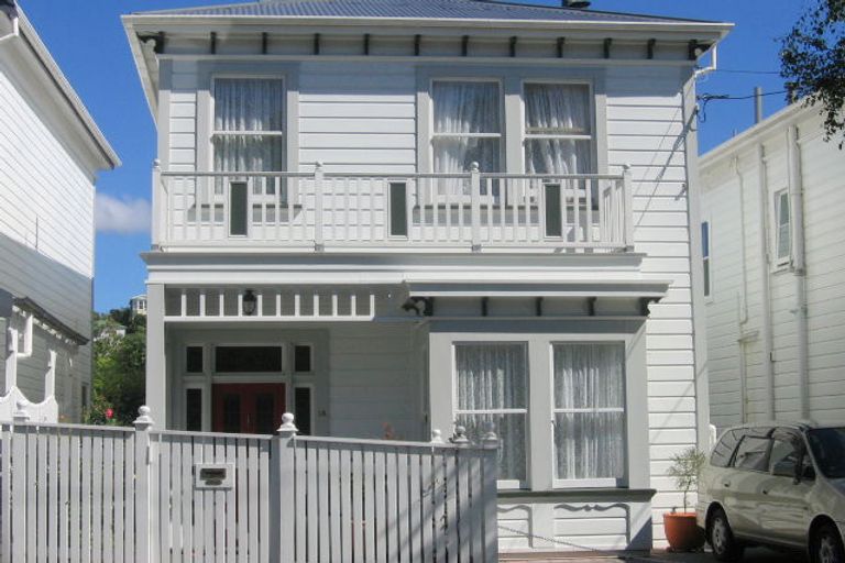 Photo of property in 14 Saint Michaels Crescent, Kelburn, Wellington, 6012