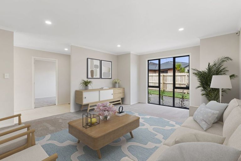 Photo of property in 12 Elwyn Close, Flat Bush, Auckland, 2016