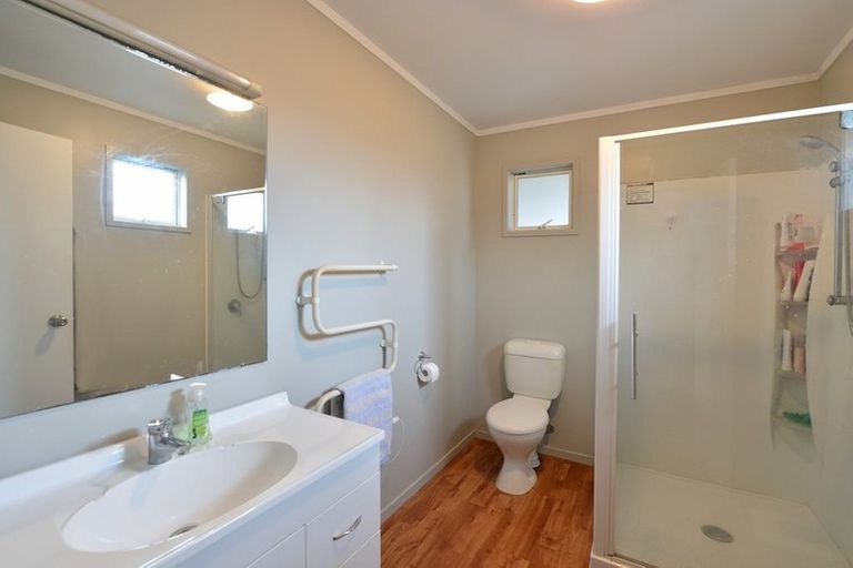 Photo of property in 10 Dinniss Avenue, Regent, Whangarei, 0112