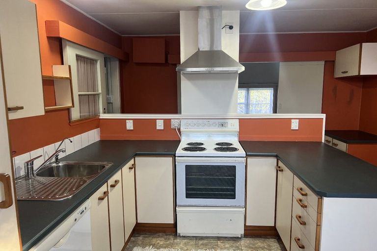 Photo of property in 2 Jervois Terrace, Ohau, Levin, 5570