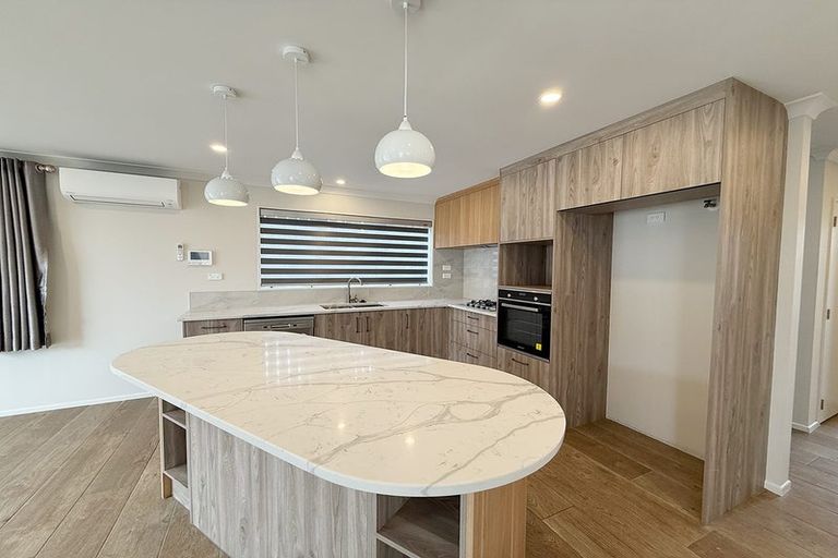 Photo of property in 7b Marco Place, Highland Park, Auckland, 2010