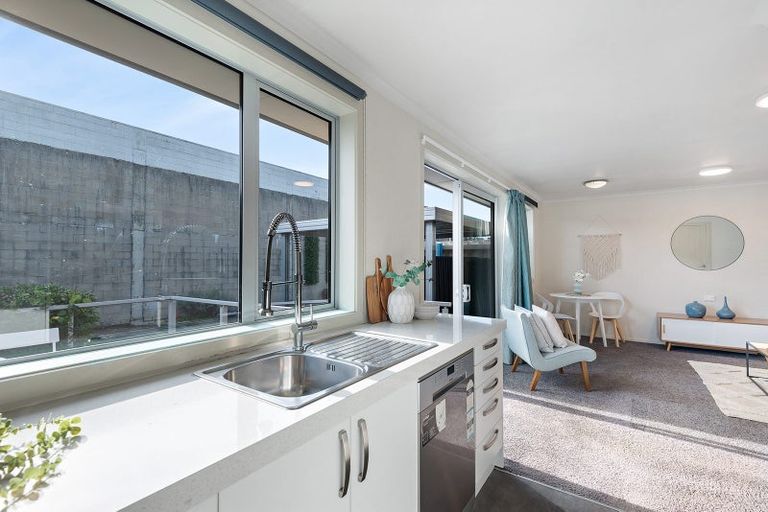 Photo of property in 2c Dey Street, Mosgiel, 9024