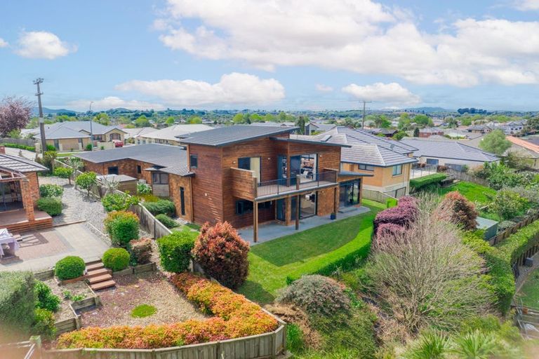 Photo of property in 76 Rototuna Road, Rototuna, Hamilton, 3210