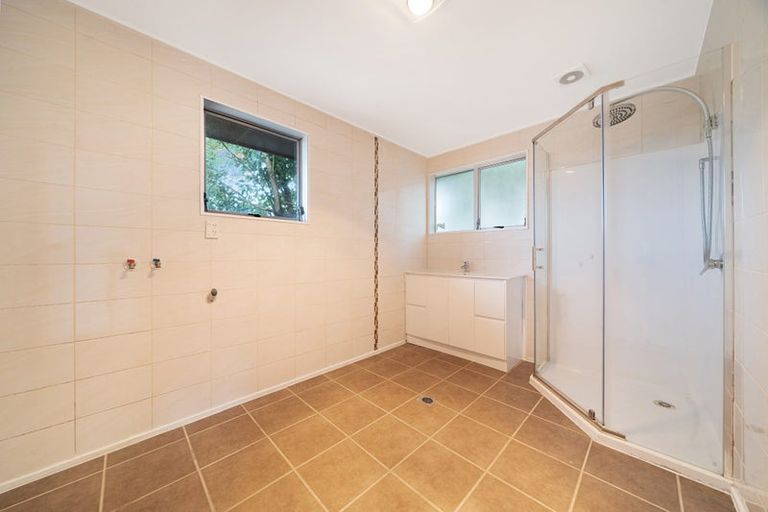 Photo of property in 1/24a Waimumu Road, Massey, Auckland, 0614