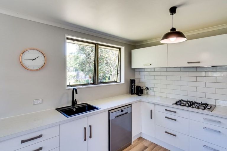 Photo of property in 35 Shaw Road, Eskdale, Napier, 4182