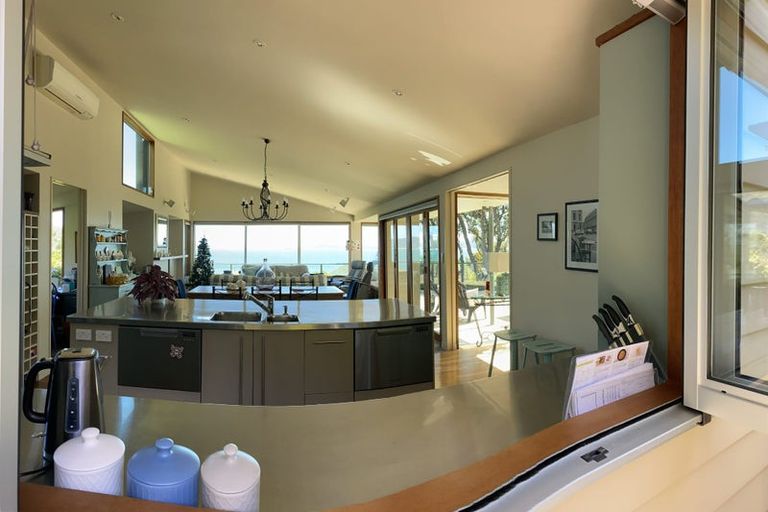 Photo of property in 22 Howard Road, Point Howard, Lower Hutt, 5013