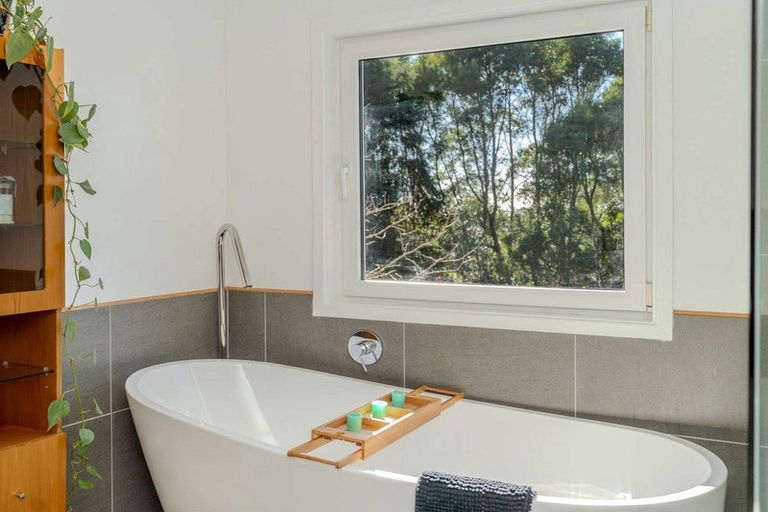 Photo of property in 121c Waimate North Road, Kerikeri, 0293