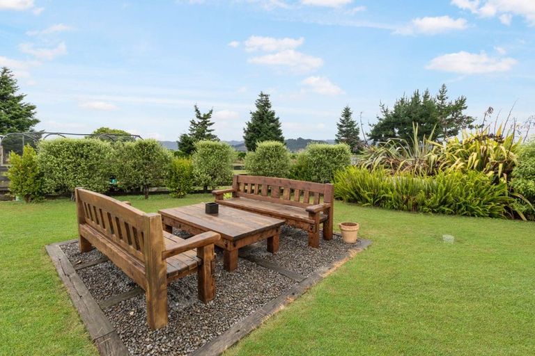 Photo of property in 4 Bishops Road, Ohau, Levin, 5570