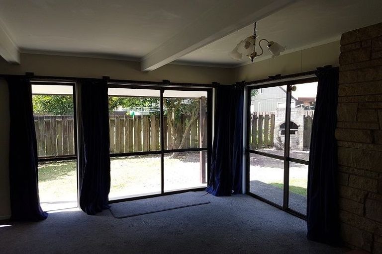 Photo of property in 14b Kindergarten Drive, Conifer Grove, Takanini, 2112