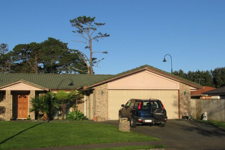 Photo of property in 14 Swanson Oaks, Swanson, Auckland, 0612