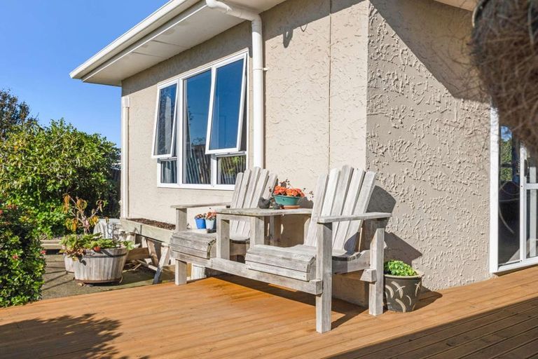 Photo of property in 22 Egmont Street, Castlecliff, Whanganui, 4501