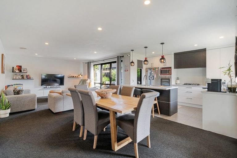 Photo of property in 25 Captain Mitchell Drive, Opaheke, Papakura, 2113