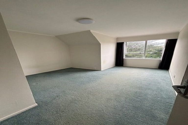 Photo of property in 2 Halyard Place, Whitby, Porirua, 5024