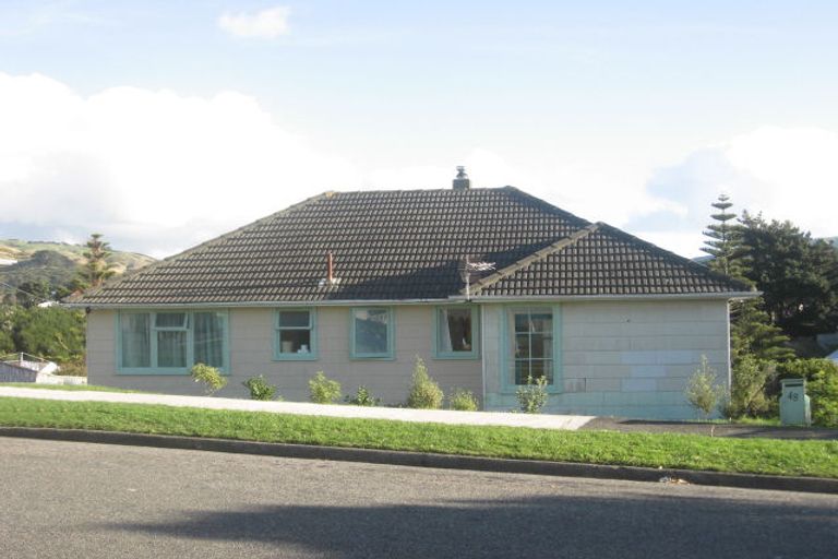 Photo of property in 48 Hereford Street, Cannons Creek, Porirua, 5024