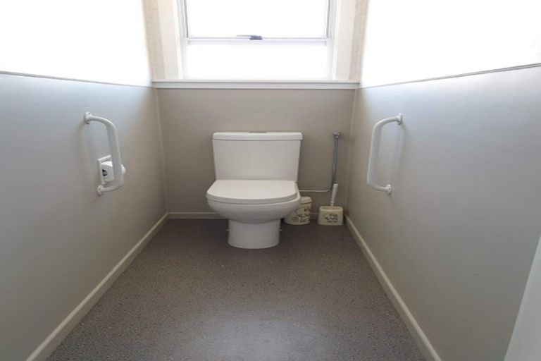 Photo of property in 2 Hood Place, Spotswood, New Plymouth, 4310