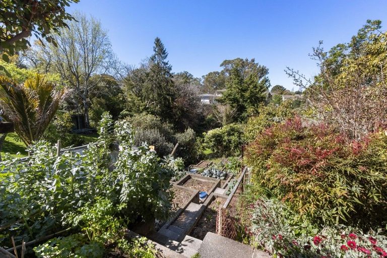 Photo of property in 103 Chaucer Road, Hospital Hill, Napier, 4110