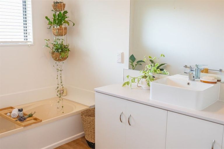 Photo of property in 108 Moana View Road, Waikawa, Picton, 7220